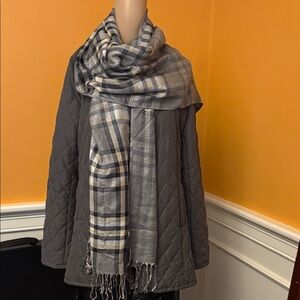 Elegant Gray Plaid Scarf